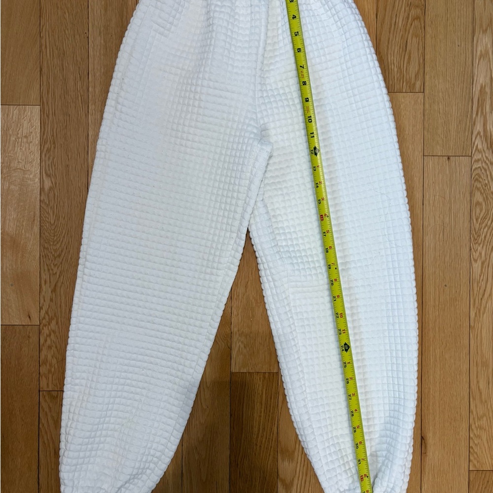 Princess Polly Arabella White Waffle Knit Sweatpants (Size 0) - Picture 3 of 5